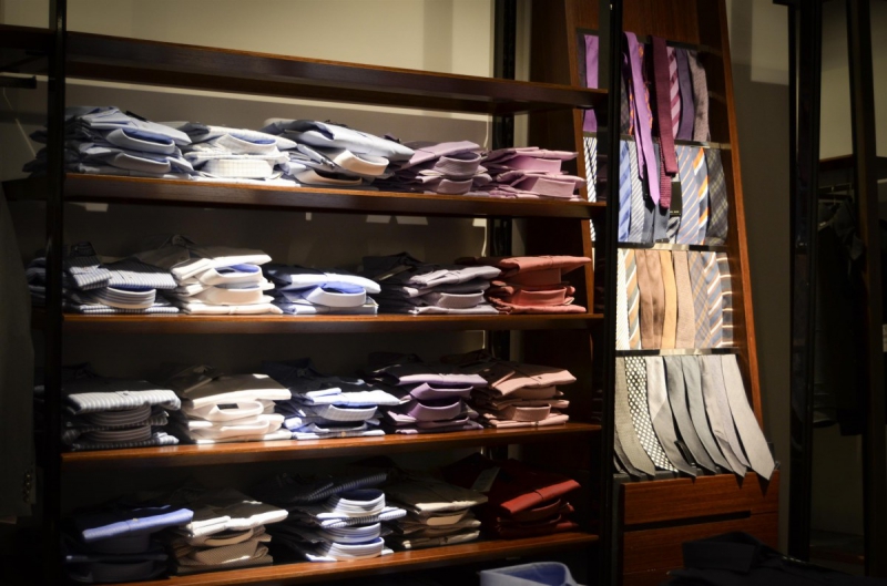 ecommerce-ST LAURENT DU VAR-min_shirts_exhibition_shop_shopping_shelf_buy_business_clothing-940715